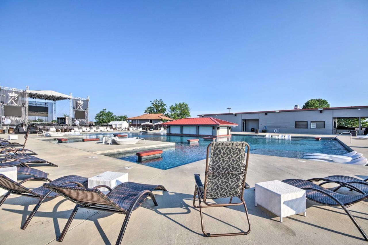 Ozarks Vacation Rental Condo With Lake View! المظهر الخارجي الصورة