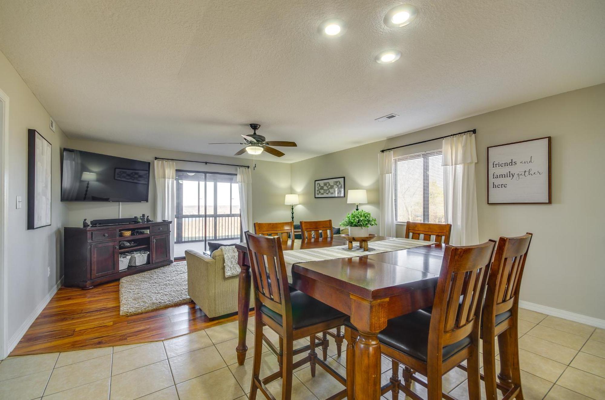 Ozarks Vacation Rental Condo With Lake View! المظهر الخارجي الصورة