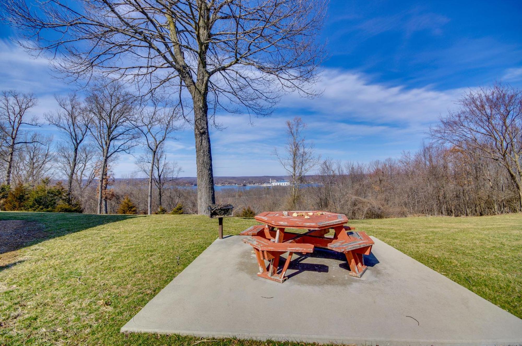 Ozarks Vacation Rental Condo With Lake View! المظهر الخارجي الصورة
